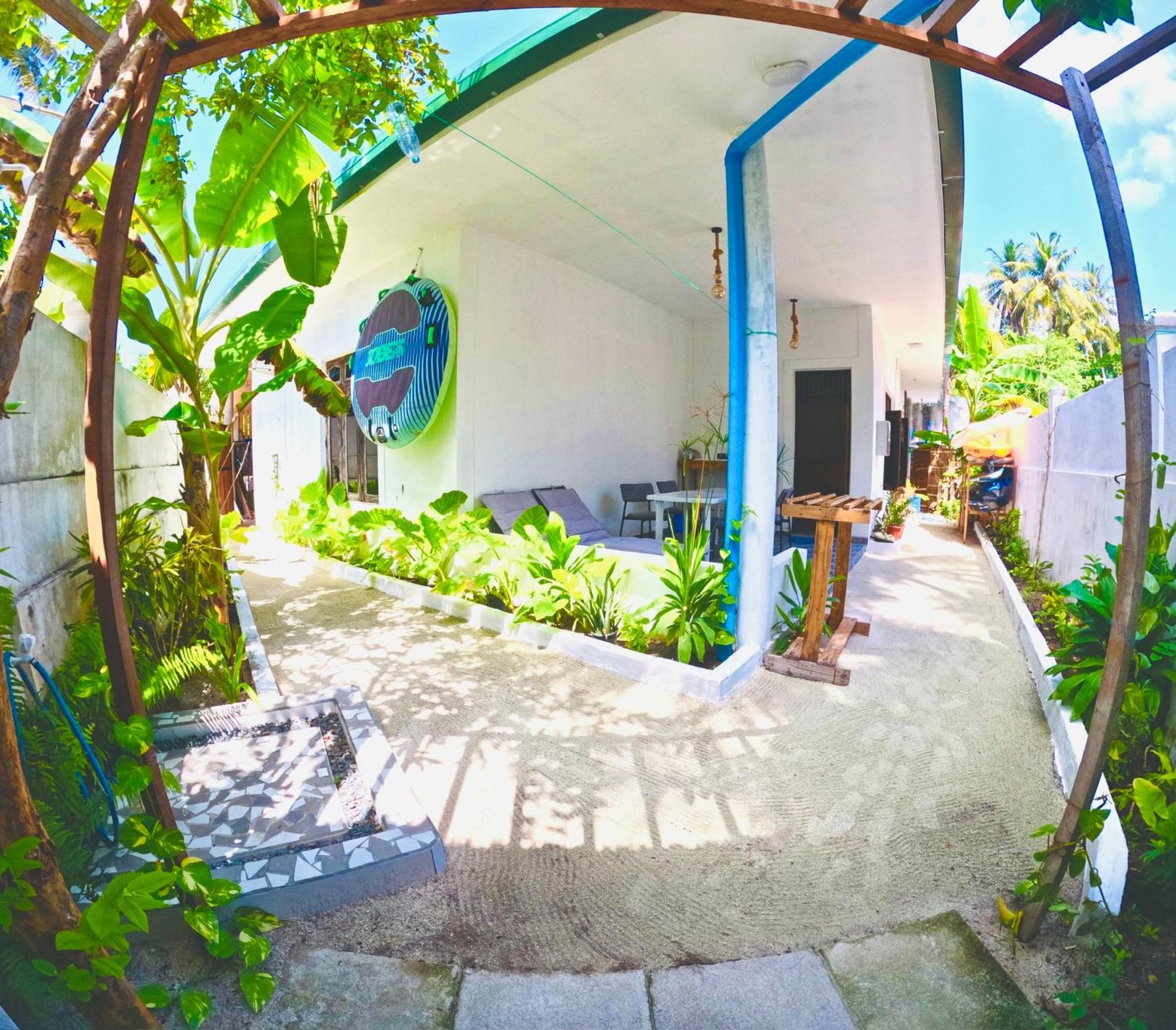 Hotel White Tern Maldives Maamigili Exterior foto